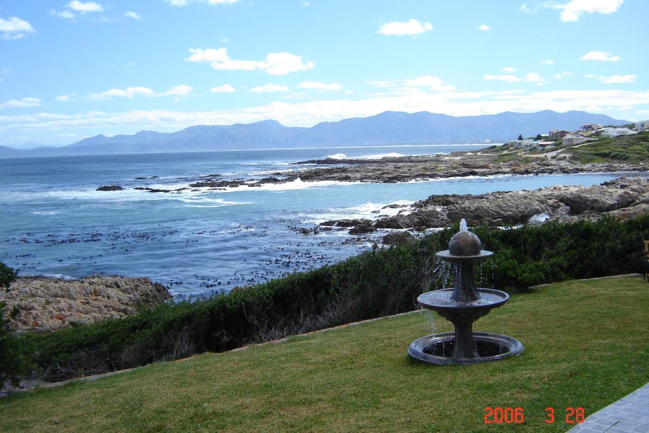 On The Rocks Guesthouse Gansbaai Buitenkant foto