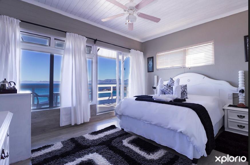 On The Rocks Guesthouse Gansbaai Buitenkant foto