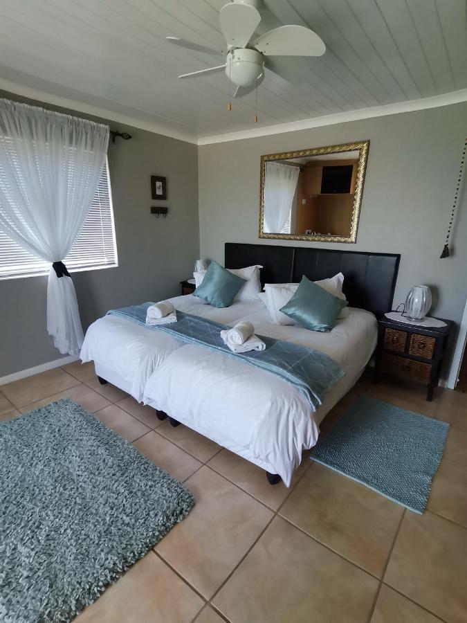 On The Rocks Guesthouse Gansbaai Buitenkant foto