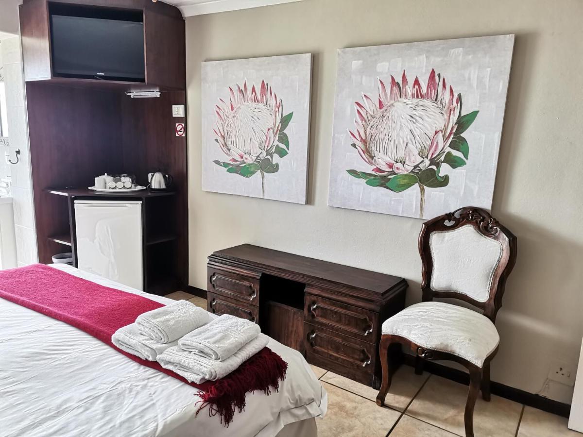 On The Rocks Guesthouse Gansbaai Buitenkant foto