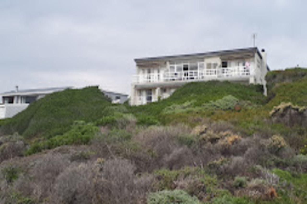 On The Rocks Guesthouse Gansbaai Buitenkant foto