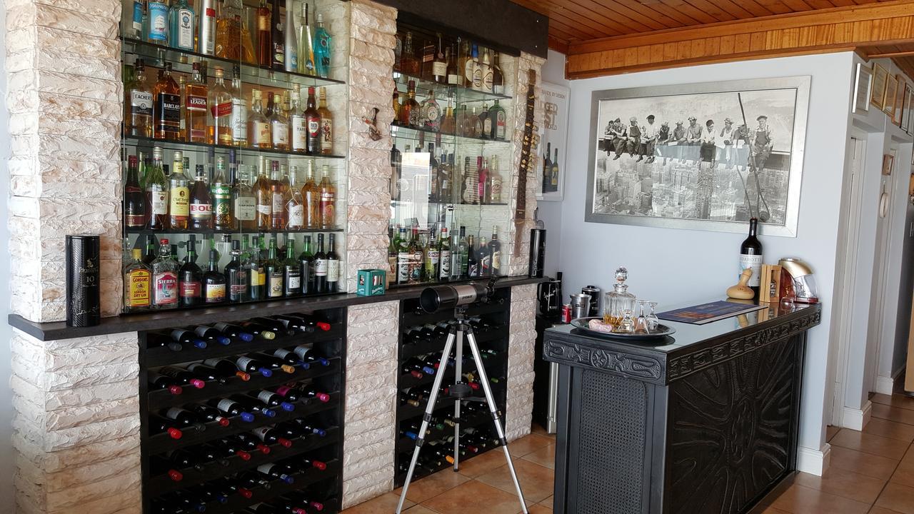 On The Rocks Guesthouse Gansbaai Buitenkant foto